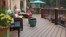 6 Tips To Style Your Deck This Summer