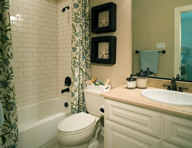 Bathroom Pedestal Sink Ideas / Bathroom Ideas With Pedestal Sink Layjao : Its compact tank always enhances the illusion of more space.