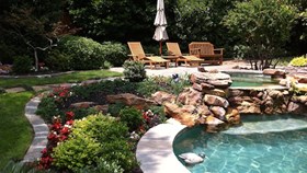 5 Landscaping Ideas For Pool Lovers